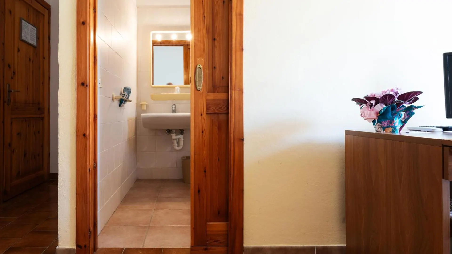 Hotel L'Aragosta La Caletta Italië