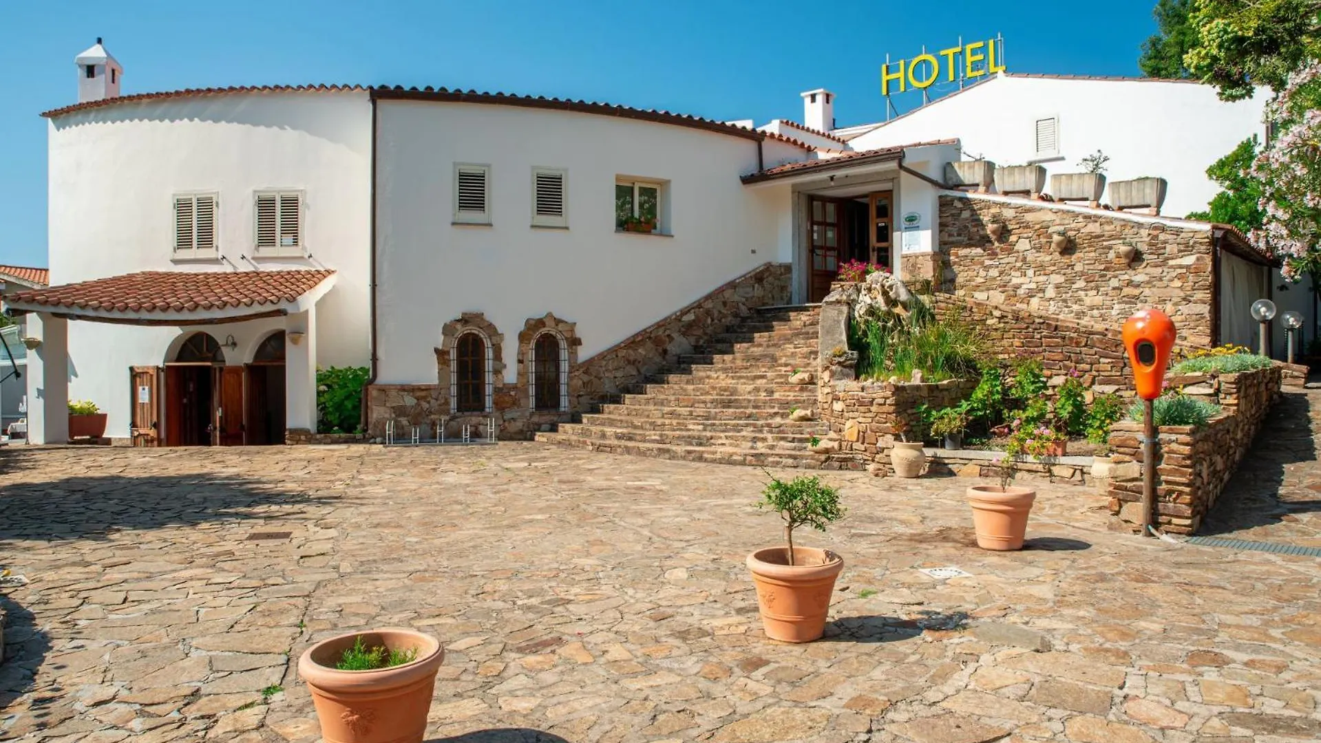 Hotel L'Aragosta La Caletta Italy