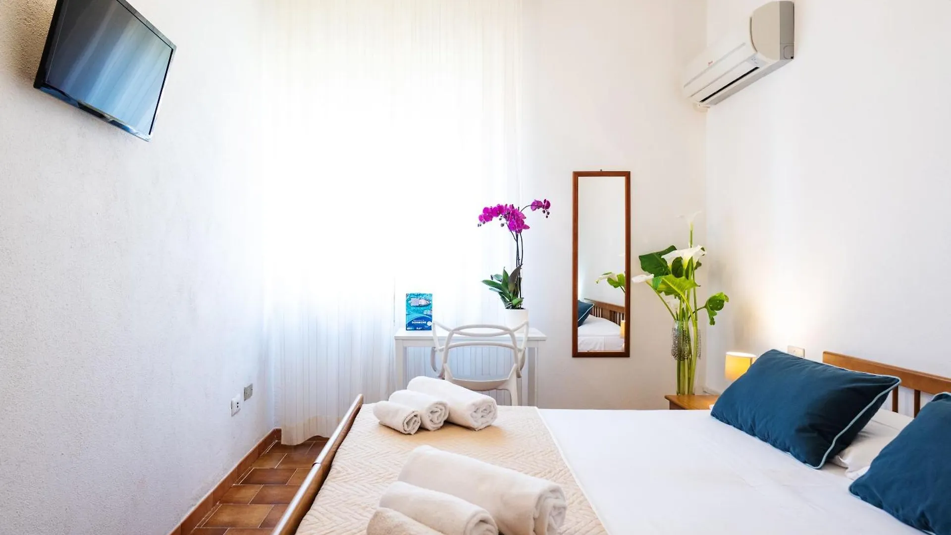Hotel L'Aragosta La Caletta 3*,  Italy