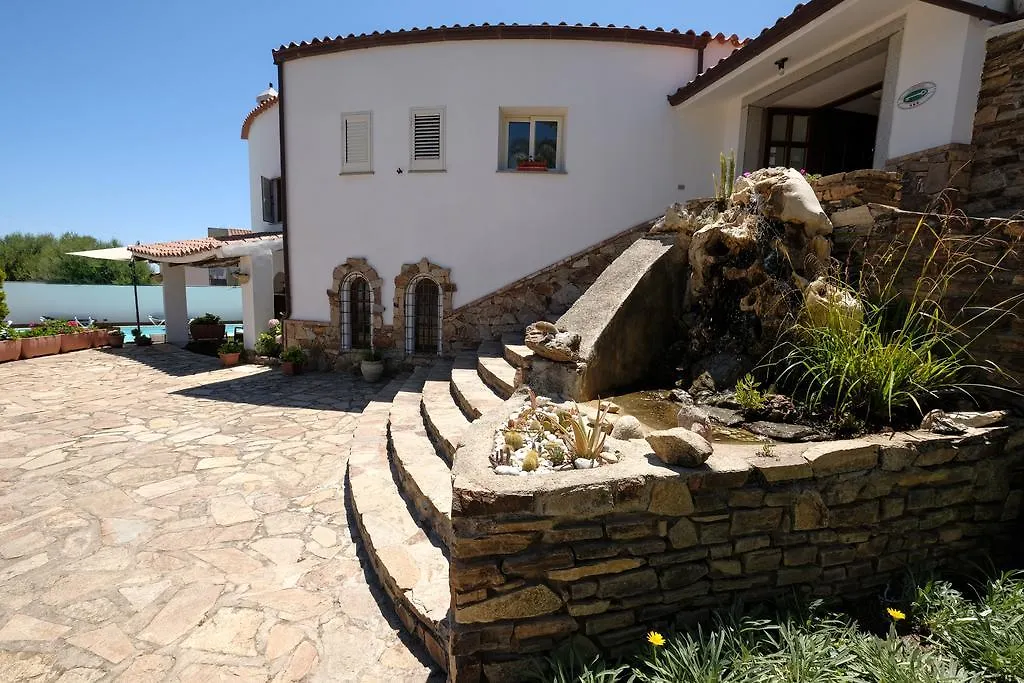 Hotel L'Aragosta La Caletta 3*,  Italy